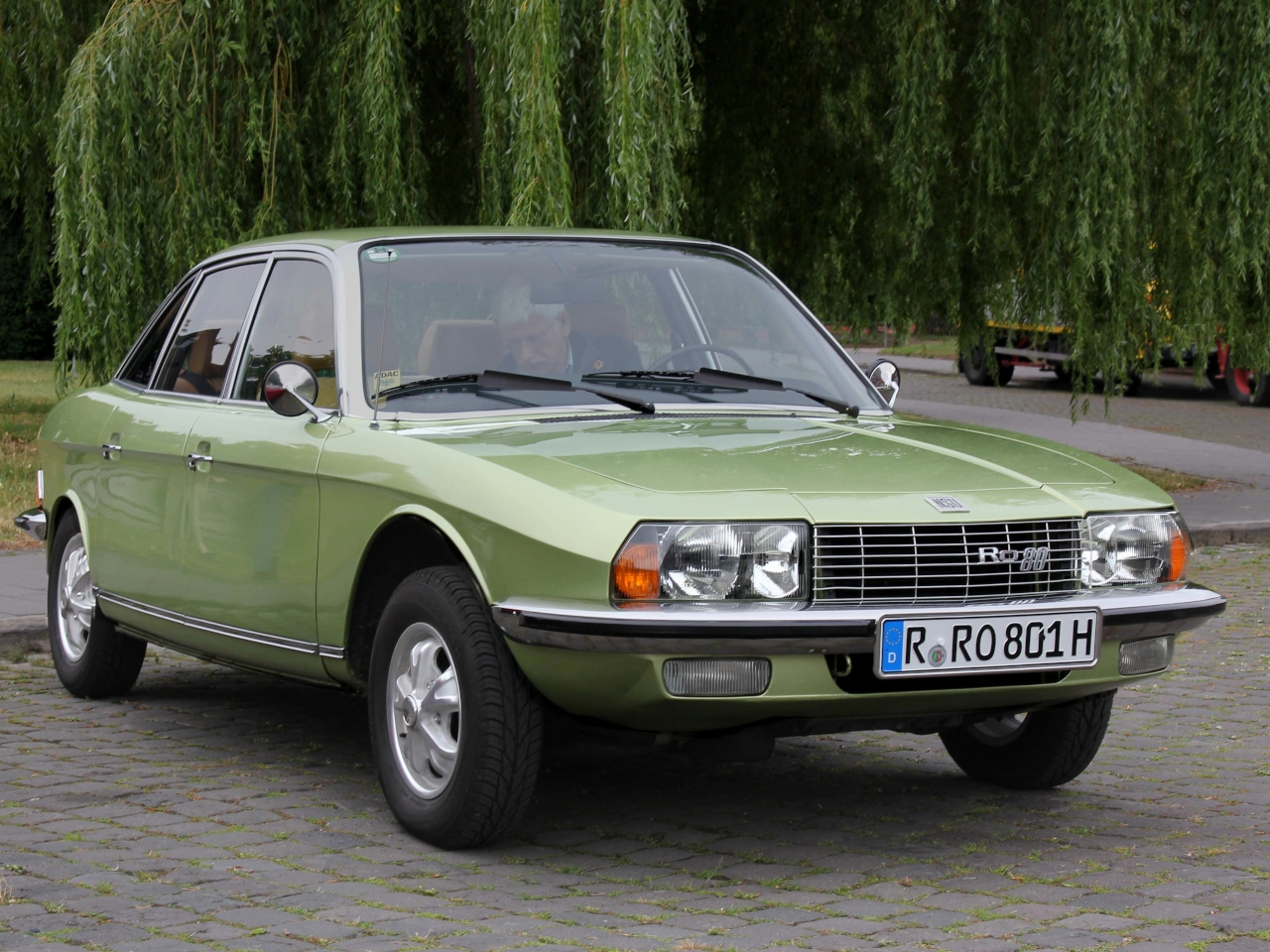 Automóvel