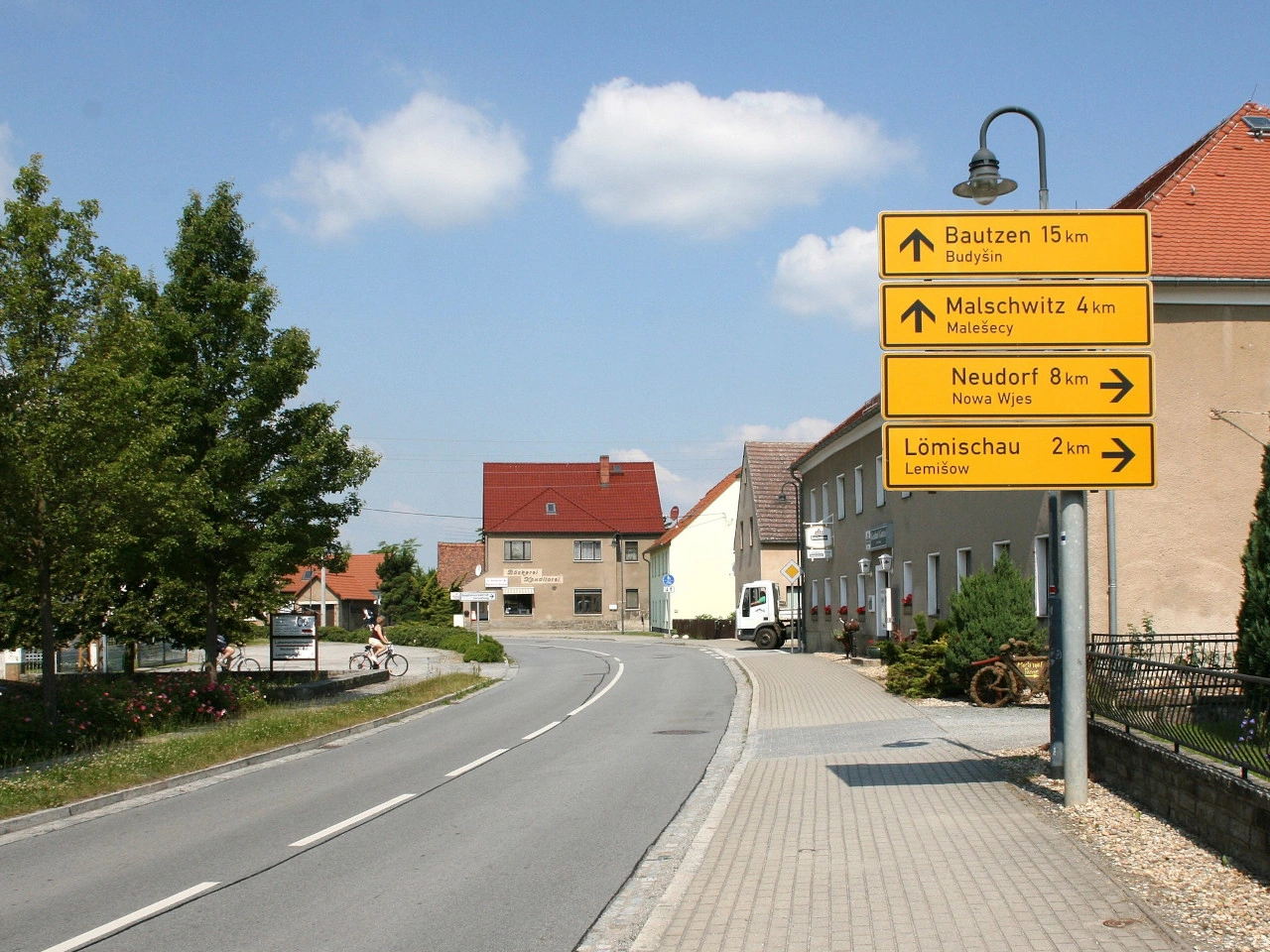 Intersection direction sign