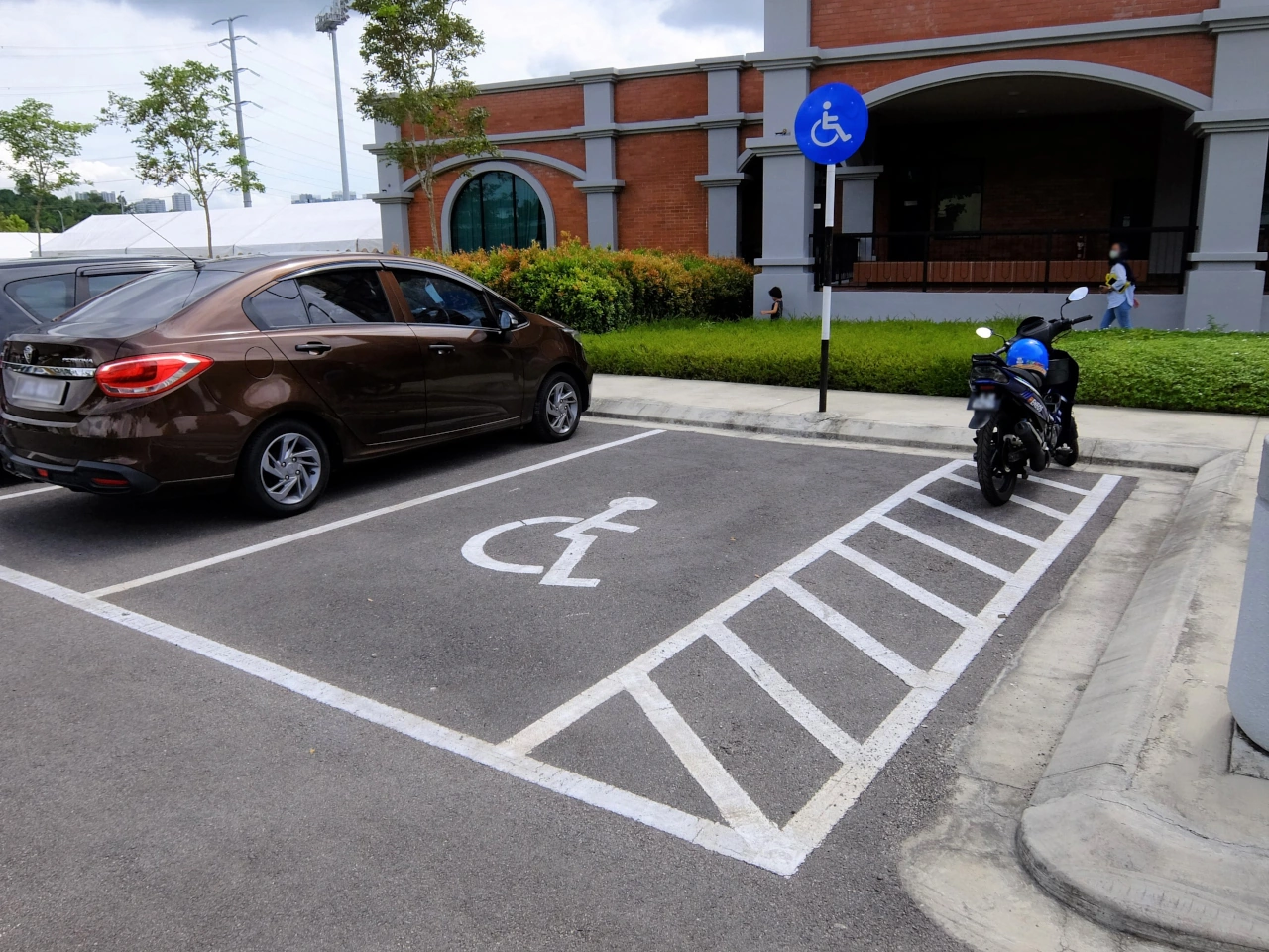 Behindertenparkplatz