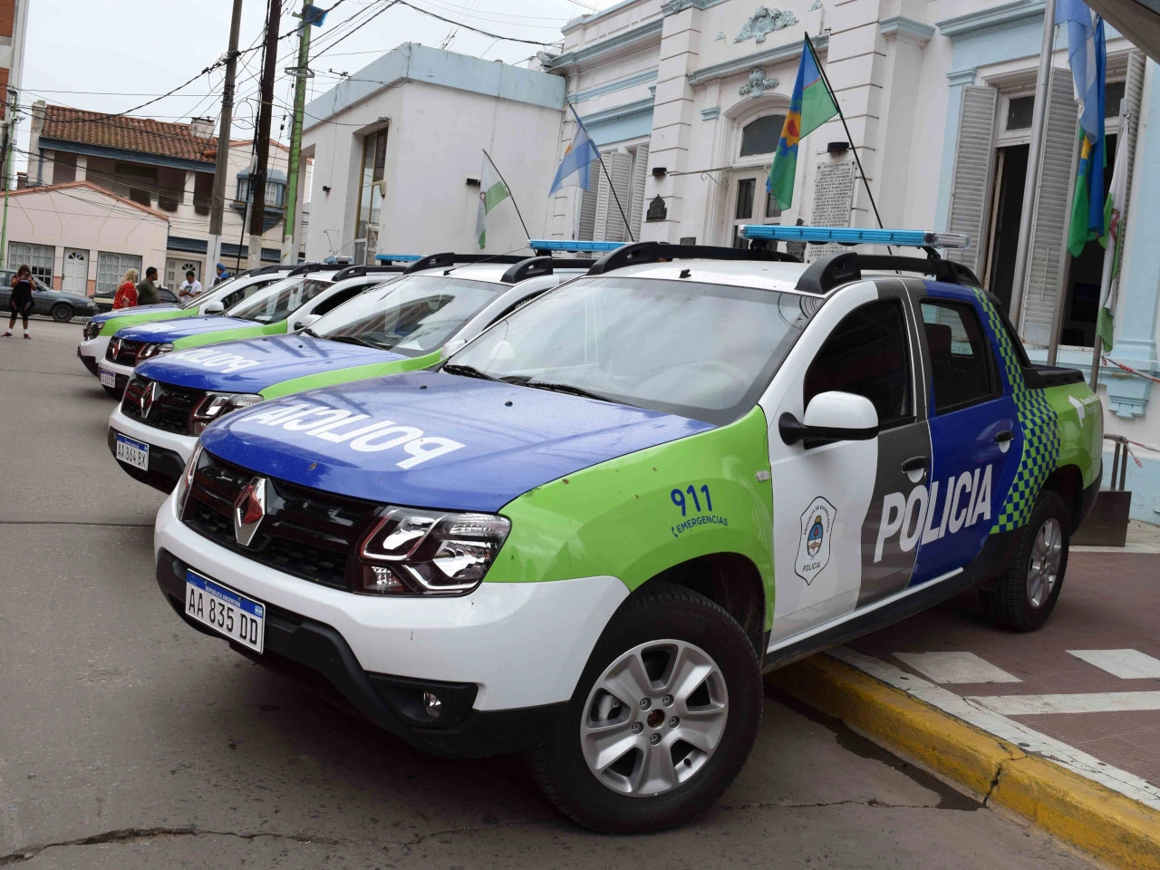 Polis