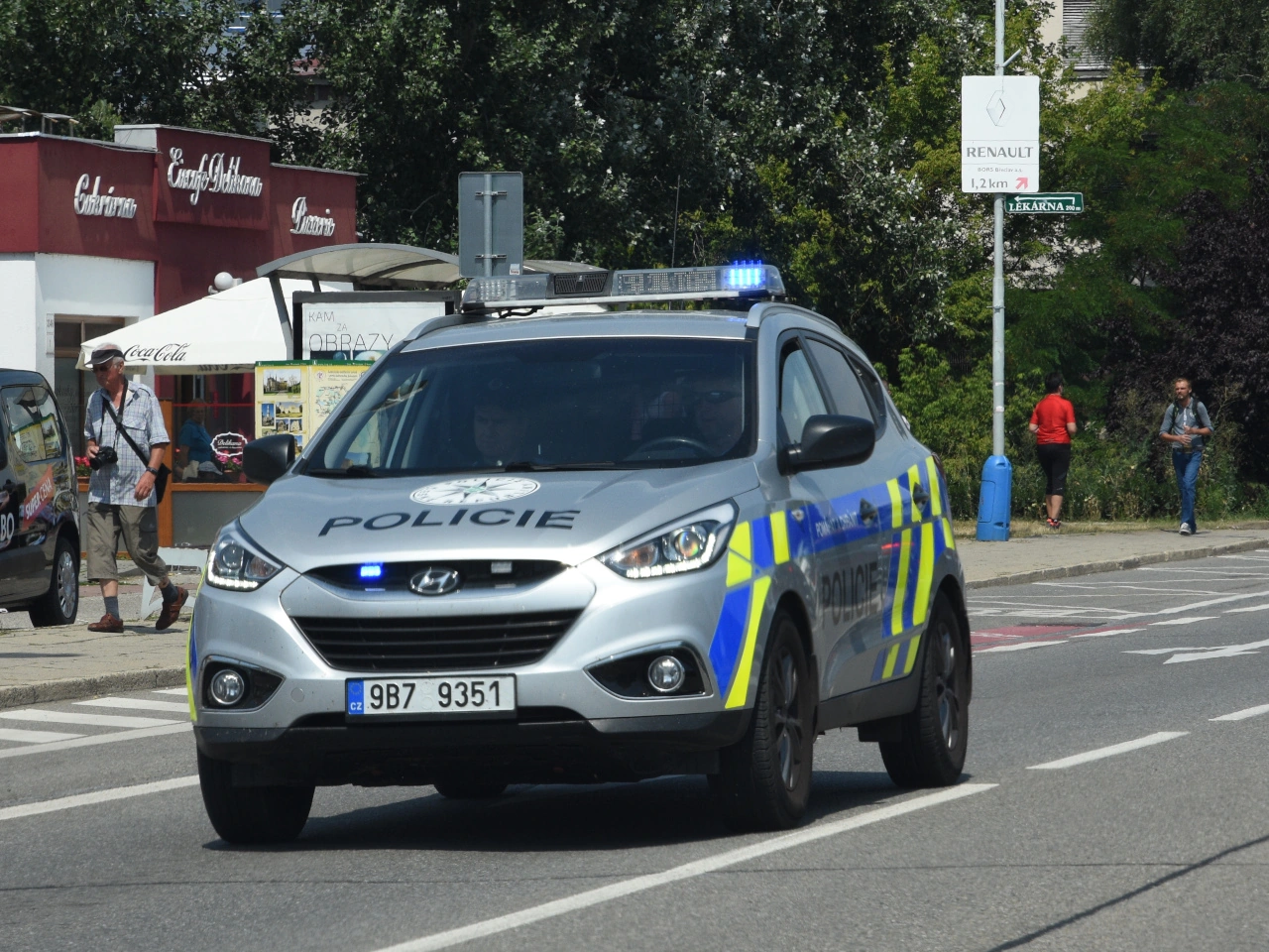 Polis