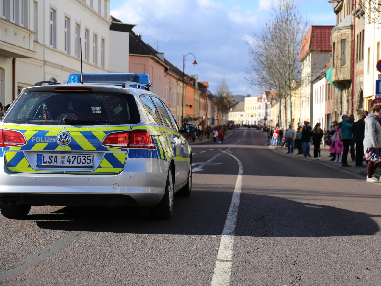 Polis