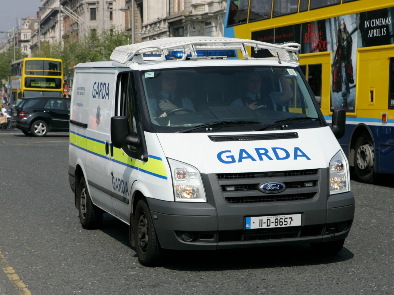 Polis