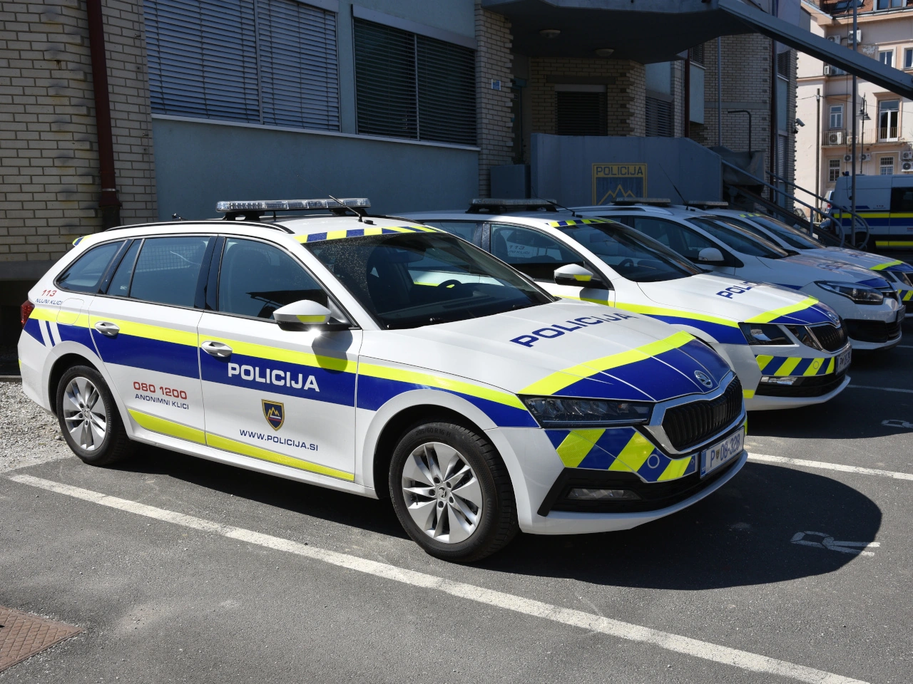 Policía
