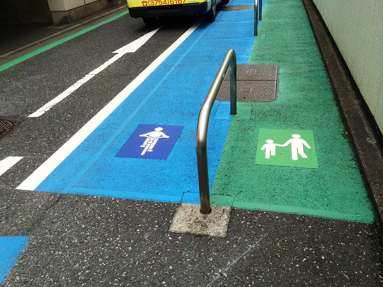 Fahrbahnmarkierungen