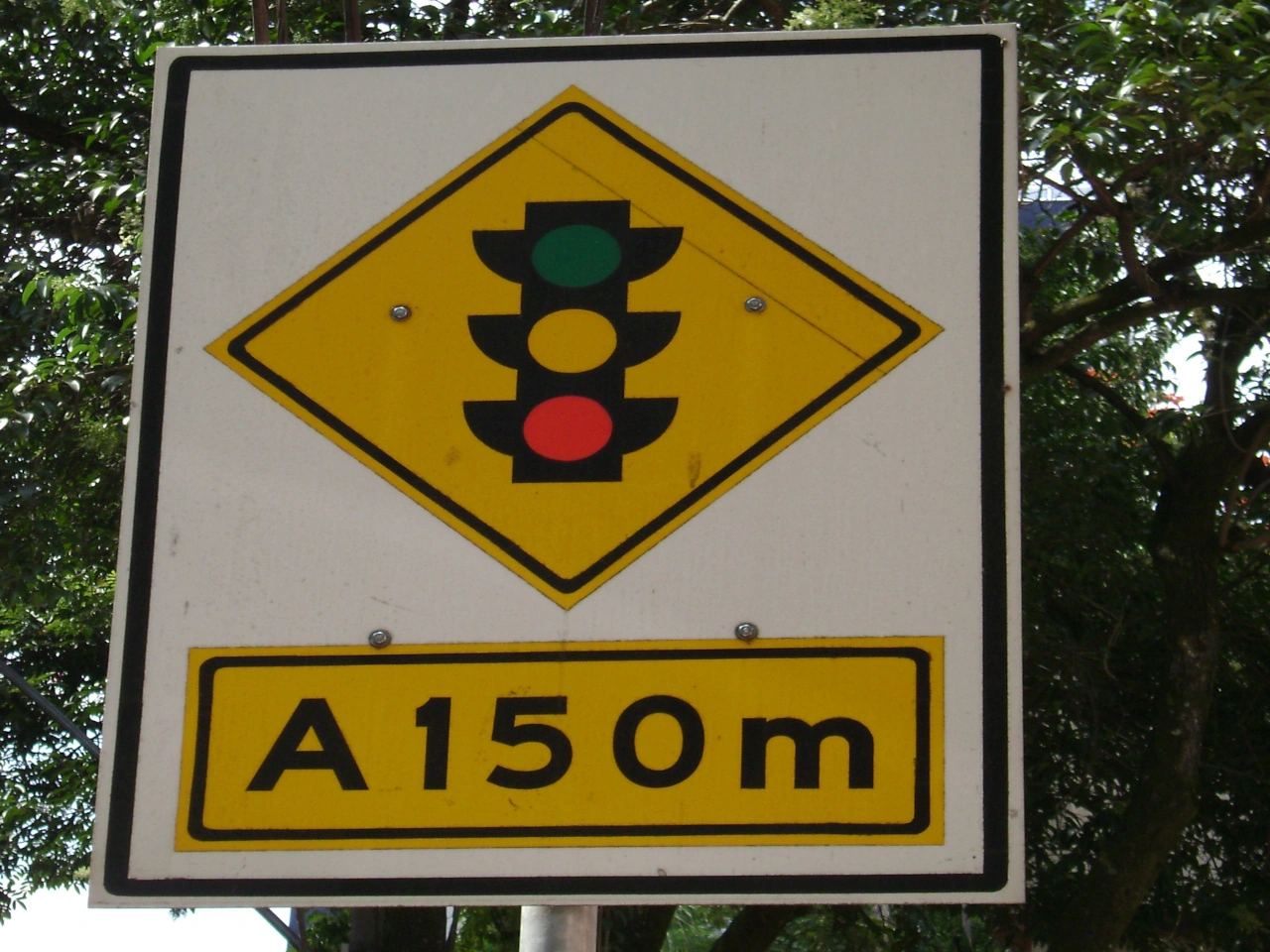 Traffic lights warning