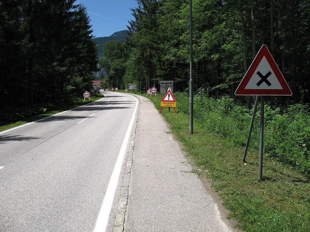 Uncontrolled crossroad