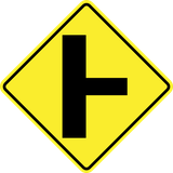 Warnung vor Seitenstraße von rechts.