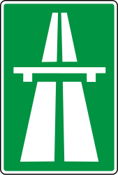 Beginn einer Autobahn.