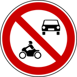 Motociclos e automóveis proibidos.