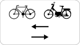 Her iki yönden bisiklet ve mopedler.