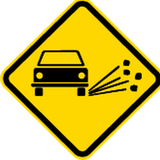 Warnung vor Rollsplitt.