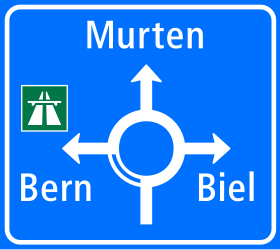Information über die Richtungen im Kreisverkehr.