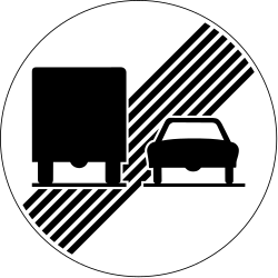 Ende des Überholverbots für Lastwagen.