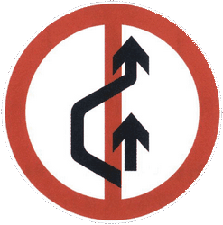 Adelantamiento prohibido.