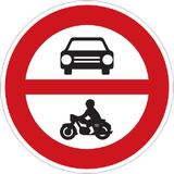 Motorräder und Pkw verboten.