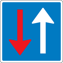 Road narrowing, oncoming drivers have to give way.