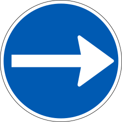 Rechts fahren vorgeschrieben.