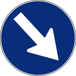 Obstakel rechts voorbijrijden.