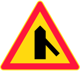 Warning for merging traffic from the right.