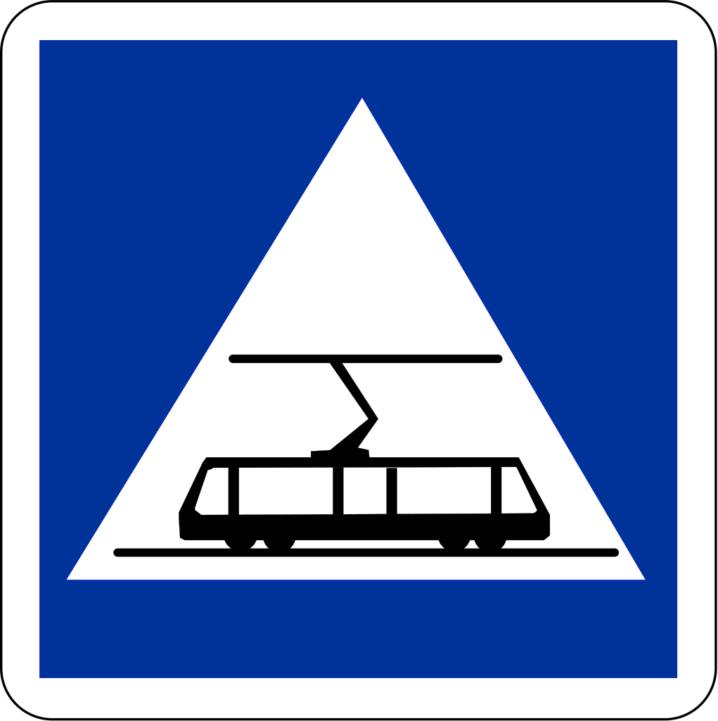 Straßenbahn kreuzt.
