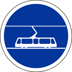 Vorgeschriebener Straßenbahnfahrstreifen.