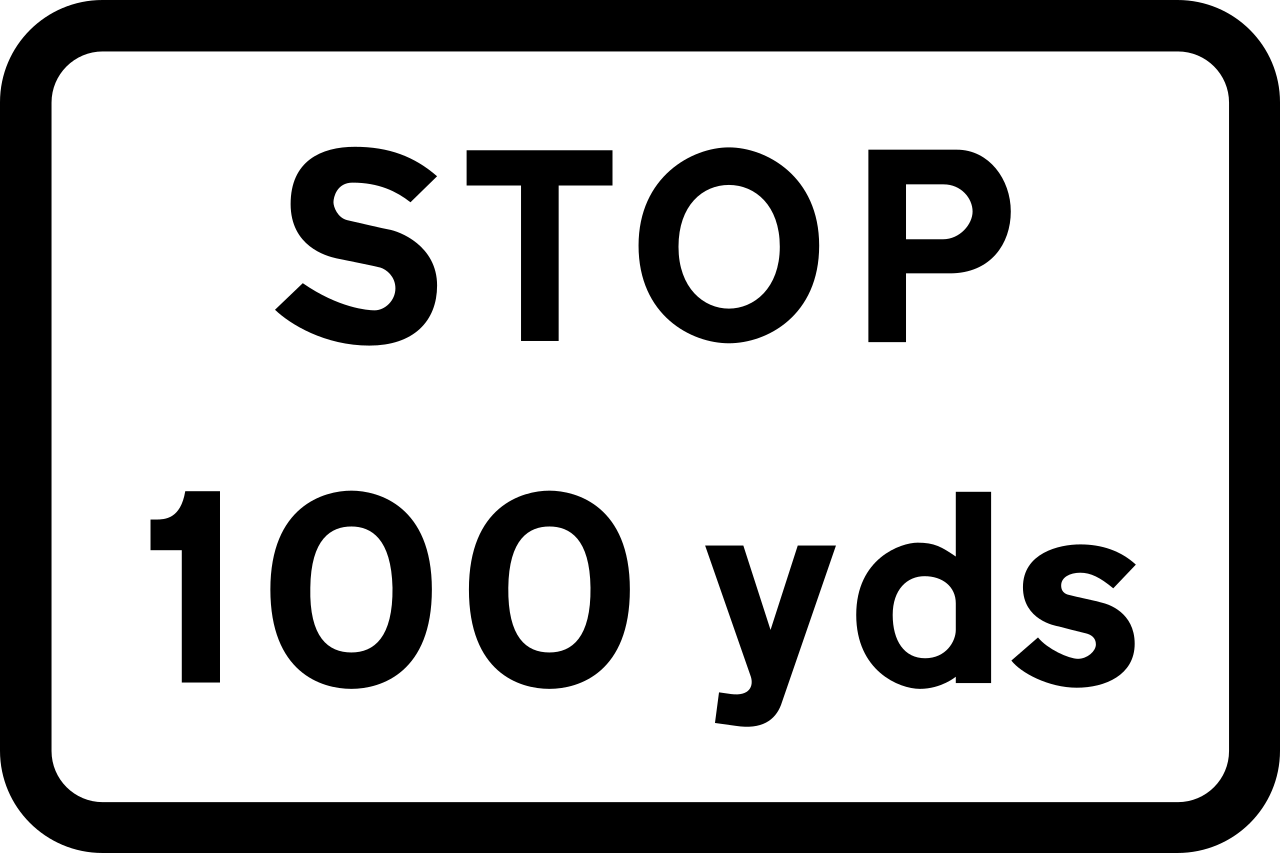 STOP a ... jardas.