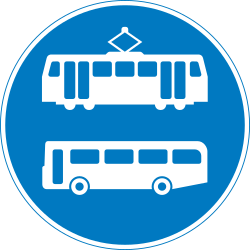 Via obrigatória para autocarros e elétricos.