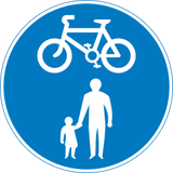 Via partilhada obrigatória para peões e ciclistas.