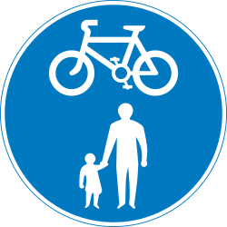 Via partilhada obrigatória para peões e ciclistas.