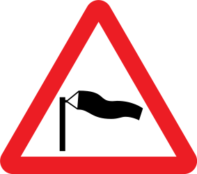Aviso de vento lateral forte.