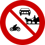 Motociclos, automóveis e carroças proibidos.