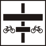Cyclist priority before the junction.