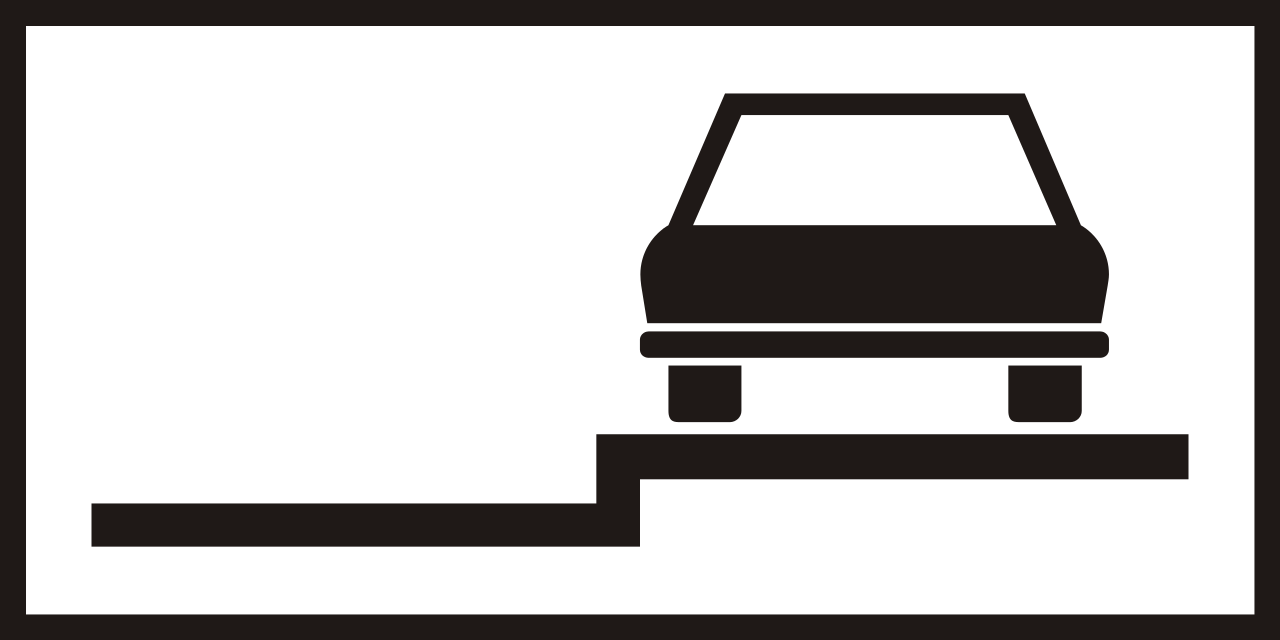 歩道上の縦列駐車。