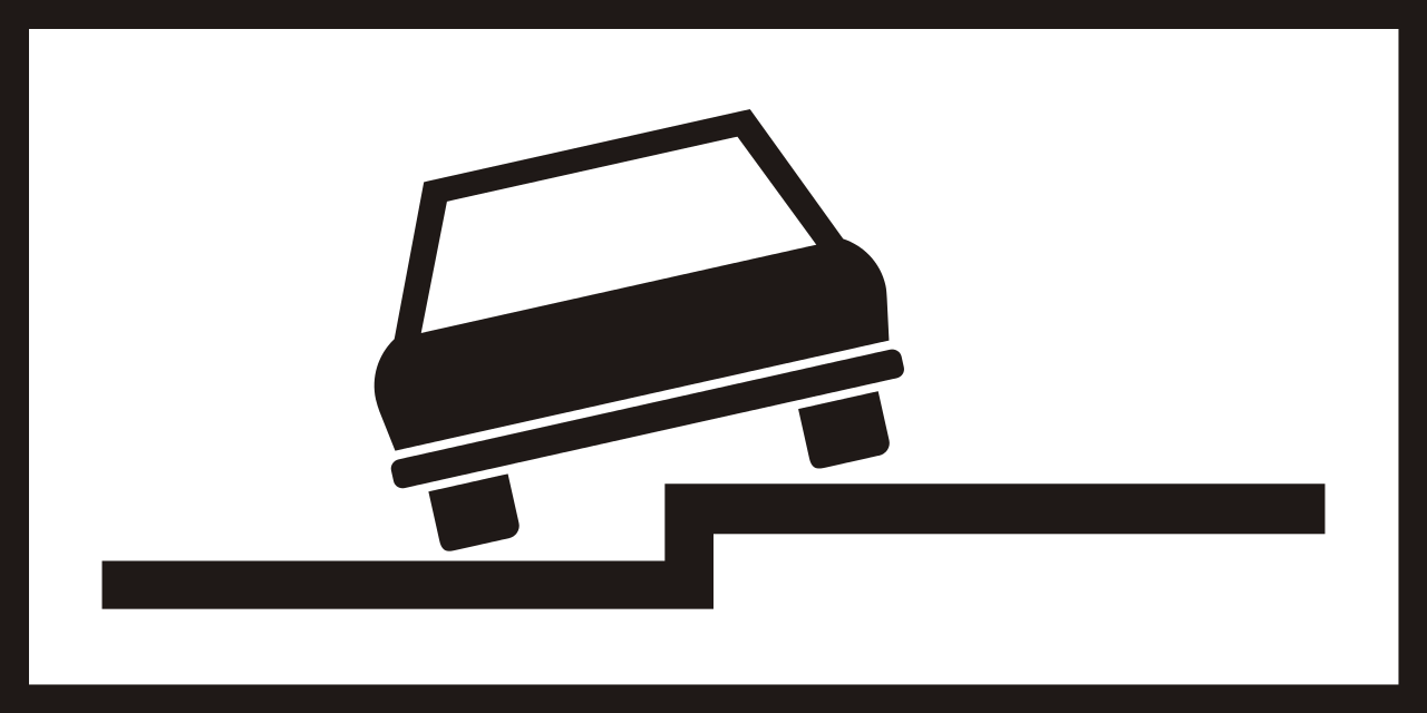 一部歩道上の縦列駐車。
