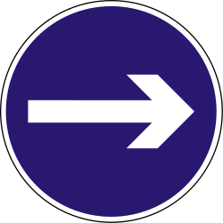 Rechts fahren vorgeschrieben.
