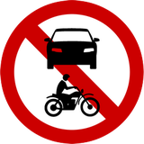 Motorräder und Pkw verboten.
