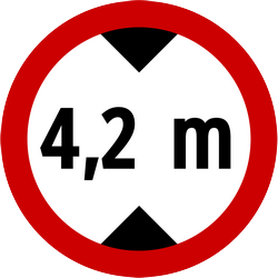 Fahrzeuge über angegebener Höhe verboten.