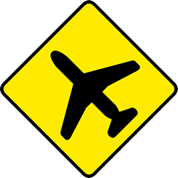 低空飛行の航空機に注意。