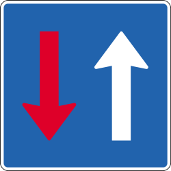 Road narrowing, oncoming drivers have to give way.