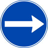 Rechts fahren vorgeschrieben.