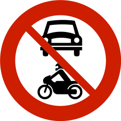 Motorräder und Pkw verboten.