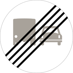 Ende des Überholverbots für Lastwagen.