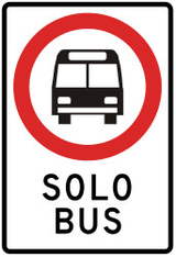 Vorgeschriebener Busfahrstreifen.