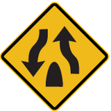 Warnung vor Ende der geteilten Fahrbahn.