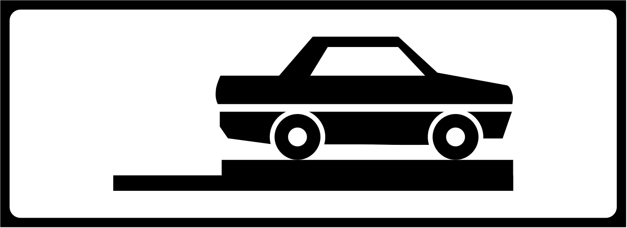 Estacionamiento perpendicular en la acera.