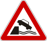 Warning for a quayside or riverbank.