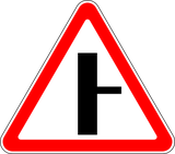 Vorfahrt an der Kreuzung.