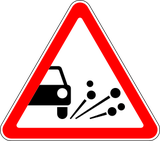 Warnung vor Rollsplitt.