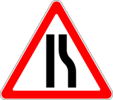 Warnung vor Fahrbahnverengung rechts.